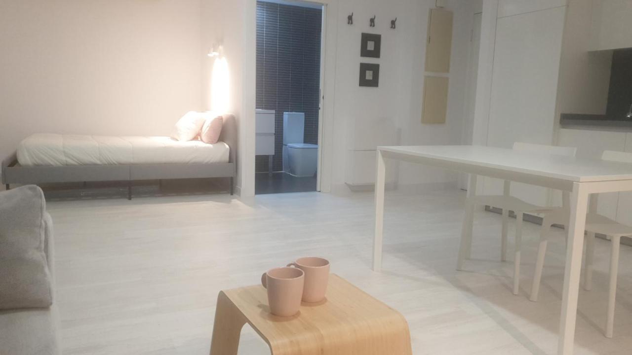 Aeropuerto Loft Poligono Lägenhet Manises Exteriör bild